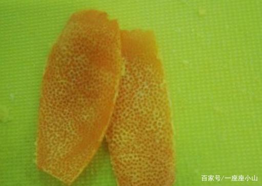 給大家介紹一個(gè)很好吃的橙皮丁的做法(圖2) 給大家介紹一個(gè)很好吃的橙皮丁的做法(圖2)